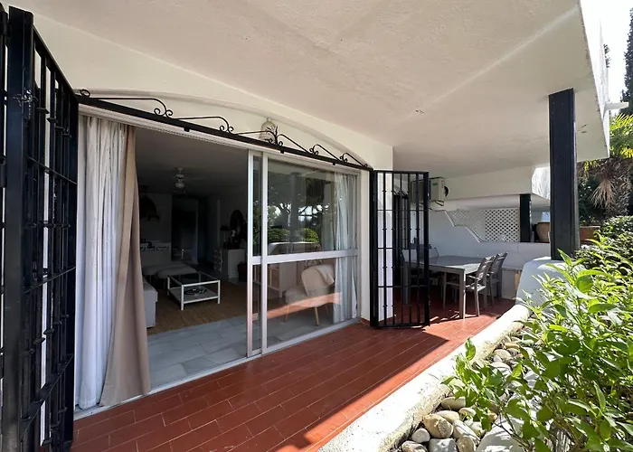 Modern 2 Bedroom In
