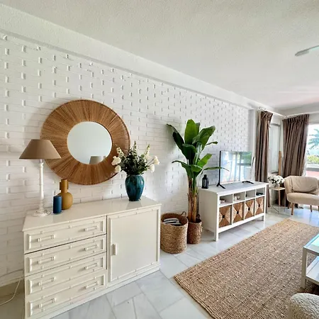 Modern 2 Bedroom In Apartmán