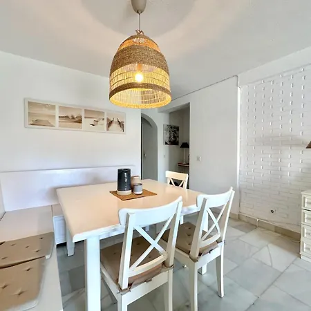 Apartmán Modern 2 Bedroom In *