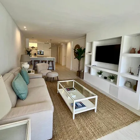 Modern 2 Bedroom In * Marbella