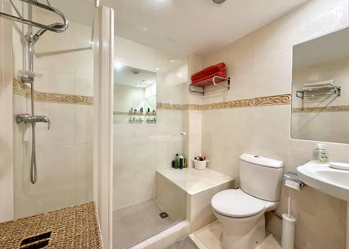 Modern 2 Bedroom In Apartamento